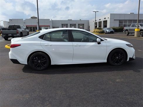 Certified 2025 Toyota Camry SE image 8