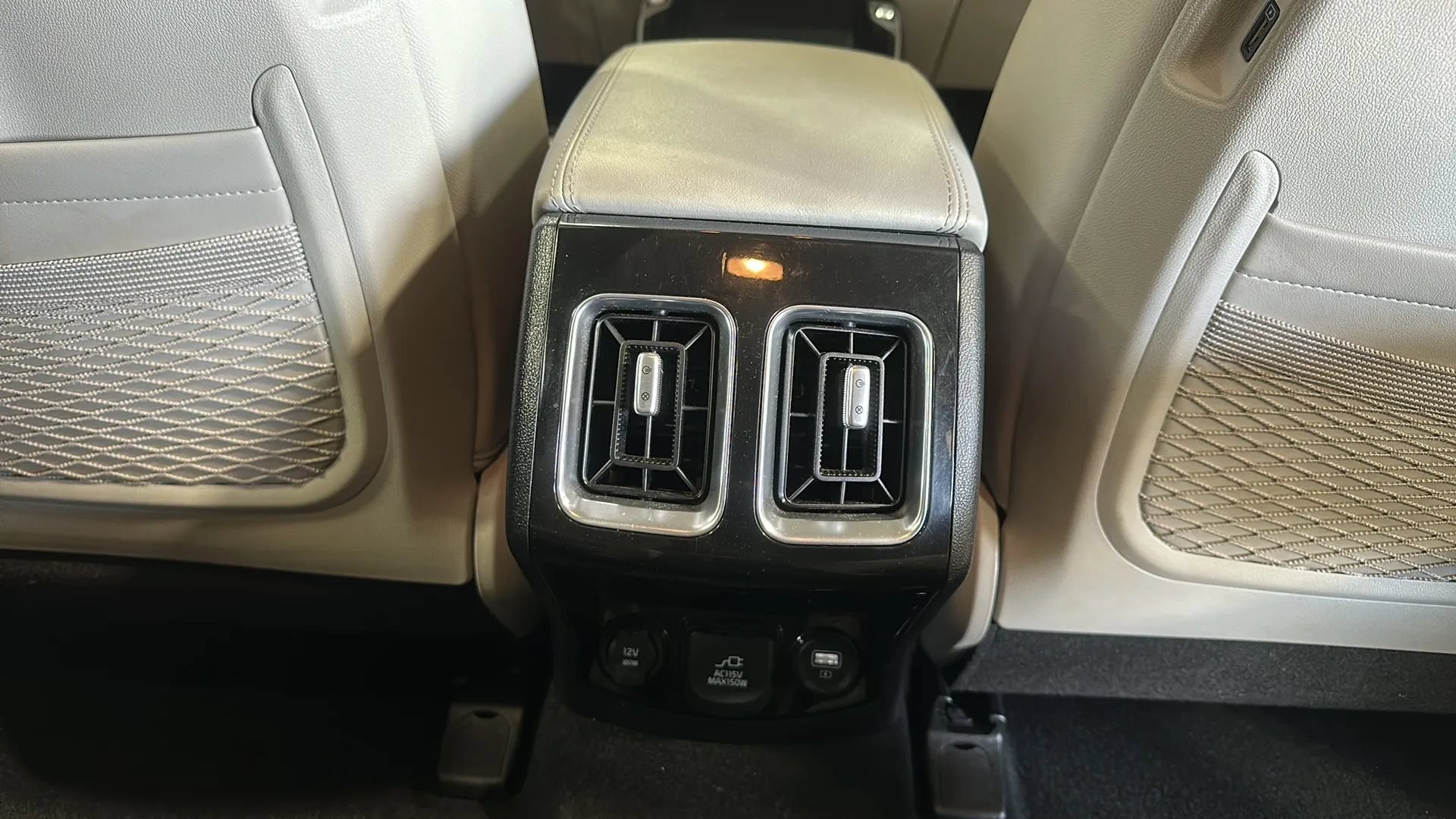 Used 2023 Kia Sorento SX Prestige AWD/4WD image 24