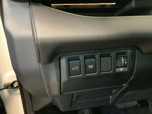 Certified 2025 Subaru Ascent Bronze Edition AWD/4WD image 17