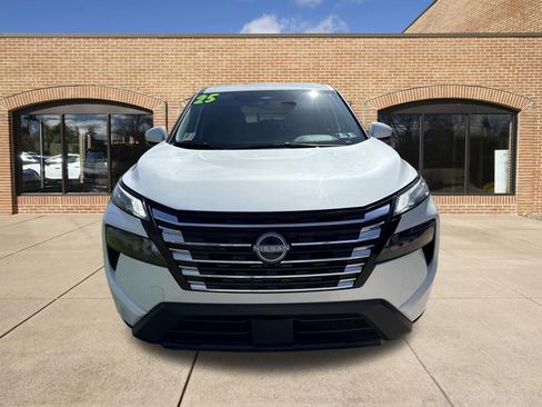 Used 2025 Nissan Rogue SV AWD/4WD image 9