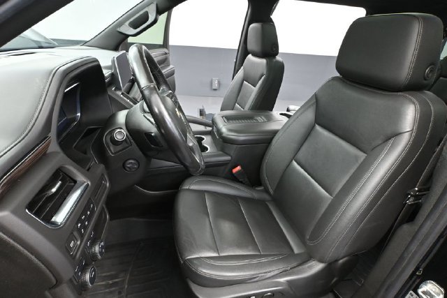 Used 2022 Chevrolet Suburban LT w/ Luxury Package AWD/4WD image 18