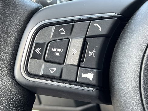 Used 2020 Jaguar E-PACE image 21