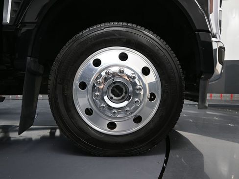 Used 2024 Ford F450 Lariat w/ Lariat Ultimate Package image 17