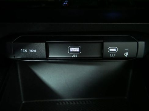 Certified 2023 Kia Niro EX Touring FWD image 36