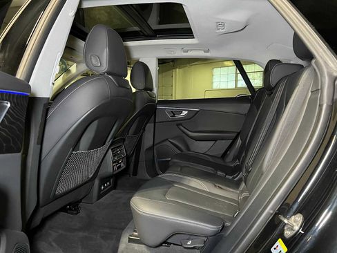 Used 2022 Audi Q8 Premium Plus w/ Premium Plus Package image 17