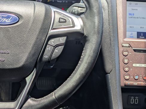 Used 2019 Ford Fusion Energi Titanium FWD image 22