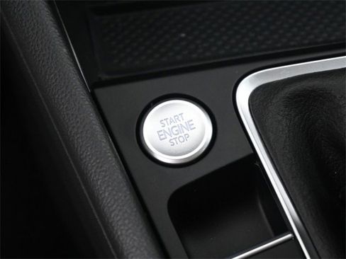 New 2025 Volkswagen Jetta SE image 7