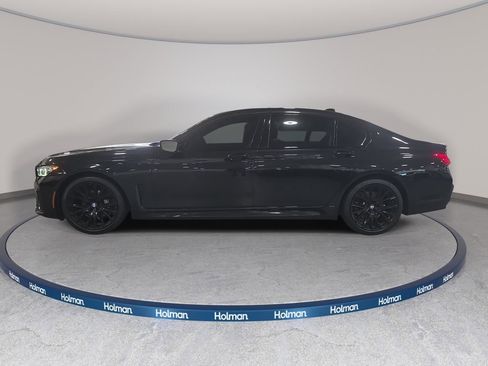 Certified 2022 BMW 740i w/ M Sport Package RWD image 8