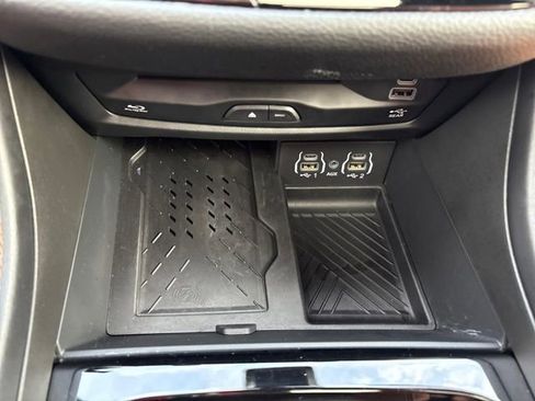 Used 2025 Chrysler Pacifica Pinnacle image 26