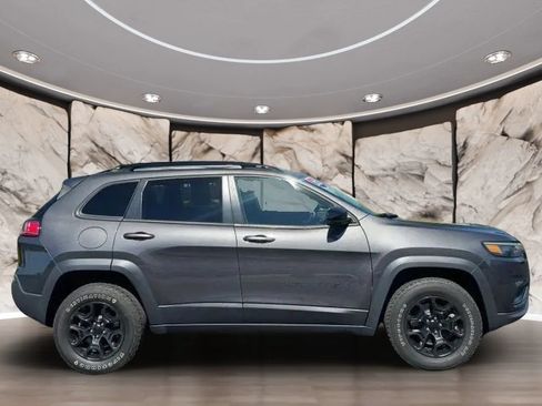 Used 2022 Jeep Cherokee Latitude w/ Trailer Tow Group AWD/4WD image 2