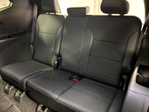 Used 2025 Buick Enclave Preferred image 24