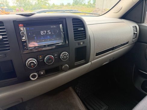 Used 2010 Chevrolet Silverado 1500 LS AWD/4WD image 13