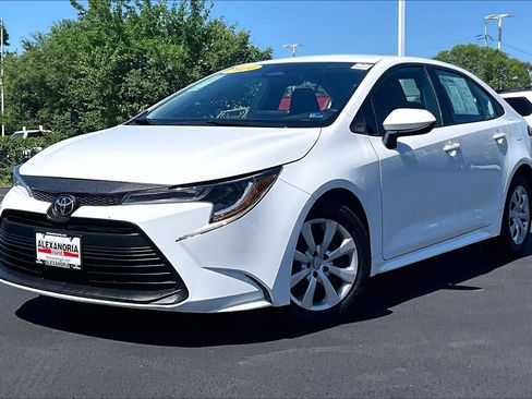 Used 2024 Toyota Corolla LE FWD image 1