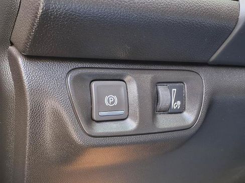 Used 2021 GMC Acadia SLE w/ Driver Convenience Package FWD image 14