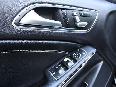 Used 2018 Mercedes-Benz GLA 250 image 9
