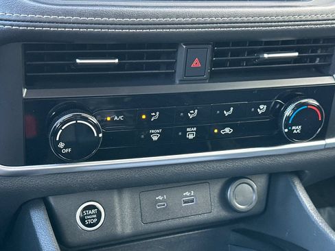 Used 2023 Nissan Rogue S FWD image 27