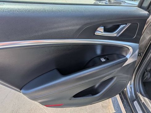 Used 2025 Genesis G70 2.5T RWD image 25