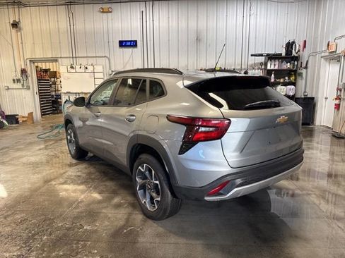 Used 2025 Chevrolet Trax LT image 5