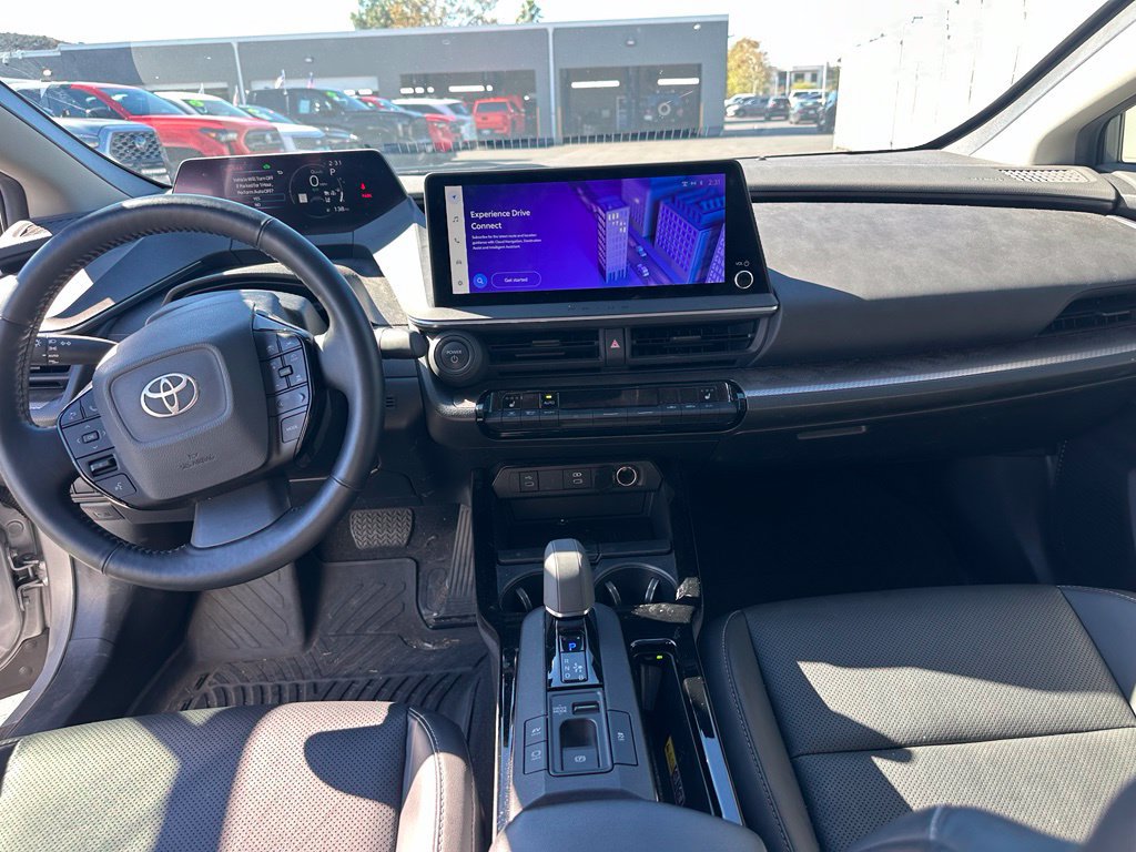Used 2024 Toyota Prius XLE FWD image 10