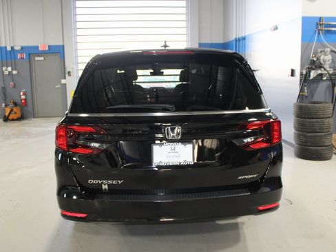 Certified 2024 Honda Odyssey Sport image 46