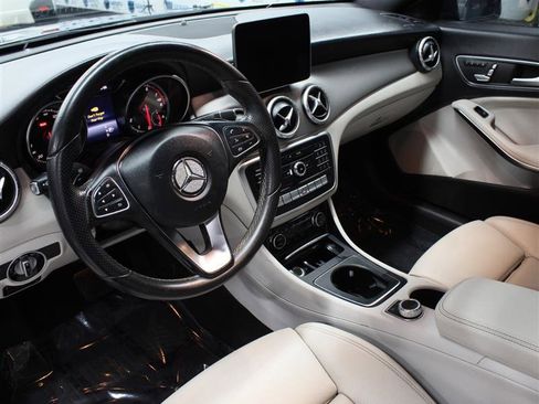 Used 2018 Mercedes-Benz CLA 250 image 7