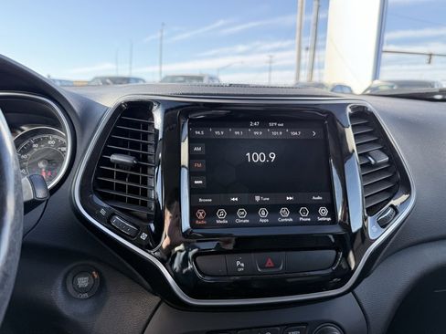 Used 2020 Jeep Cherokee Limited image 16