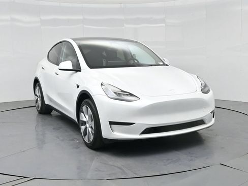 Used 2023 Tesla Model Y Long Range AWD/4WD image 58