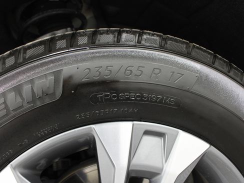 Used 2025 Chevrolet Equinox LT AWD/4WD image 35