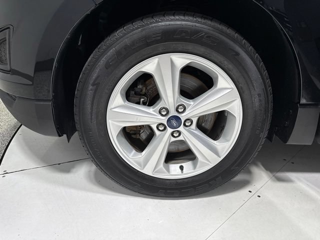 Used 2017 Ford Edge SE AWD/4WD image 4