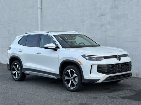 New 2026 Volkswagen Tiguan SE AWD/4WD image 8