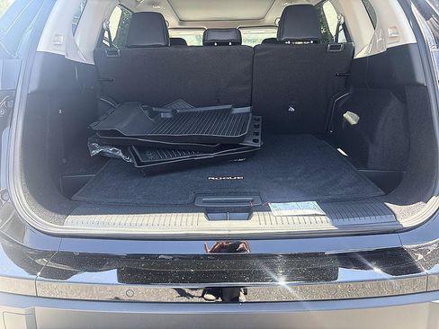 Certified 2026 Nissan Rogue SV w/ SV Premium Package FWD image 11