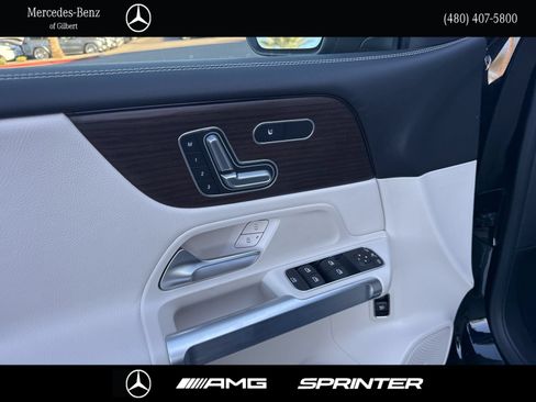 New 2026 Mercedes-Benz GLB 250 image 11