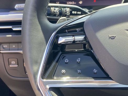 Certified 2025 Cadillac Escalade Sport AWD/4WD image 25