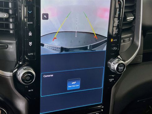 Used 2023 RAM 1500 Big Horn AWD/4WD image 14