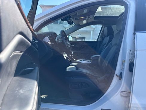 Used 2013 Cadillac SRX Luxury image 9
