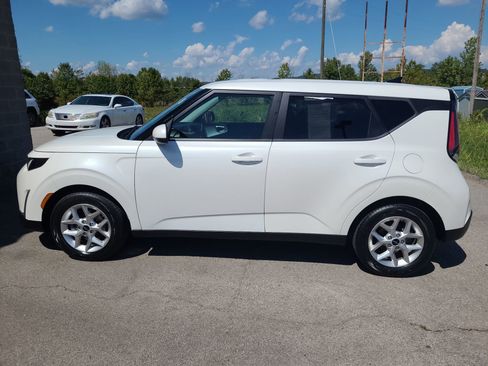 Used 2023 Kia Soul LX w/ Option Group 015 image 6