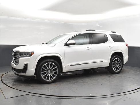 Used 2021 GMC Acadia Denali w/ Denali Technology Package image 3