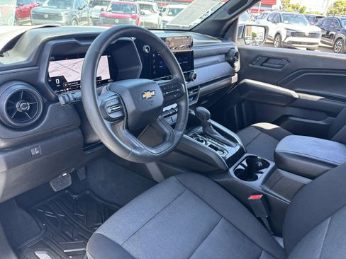 Used 2025 Chevrolet Colorado W/T AWD/4WD image 19