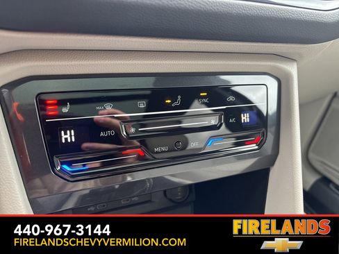 Used 2023 Volkswagen Tiguan SE R-Line image 21