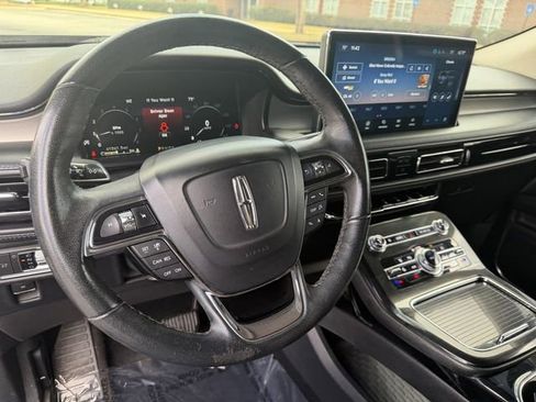 Used 2022 Lincoln Nautilus Standard w/ Premium Package image 12