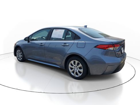 Used 2025 Toyota Corolla LE FWD image 4