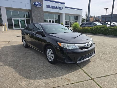 Used 2014 Toyota Camry LE FWD image 26