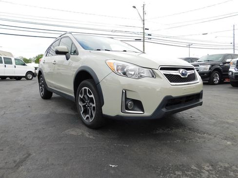 Used 2017 Subaru Crosstrek 2.0i Limited AWD/4WD image 3
