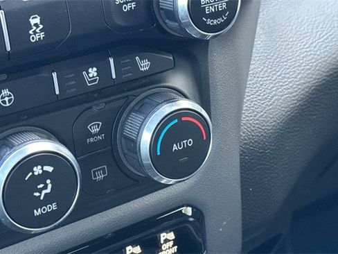 Used 2021 RAM 2500 Laramie w/ Night Edition image 30