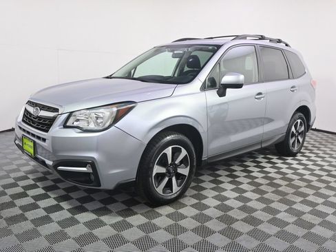 Used 2018 Subaru Forester 2.5i Premium AWD/4WD image 2