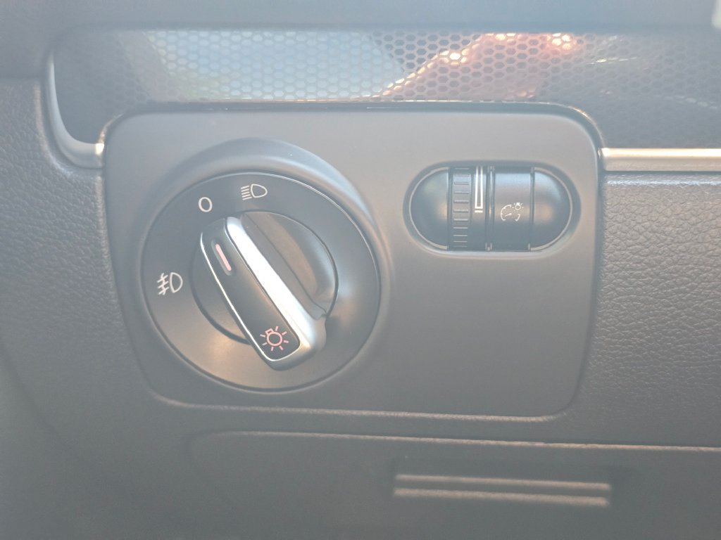 Used 2014 Volkswagen GTI Wolfsburg Edition FWD image 28