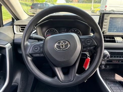 Used 2022 Toyota RAV4 LE AWD/4WD image 20