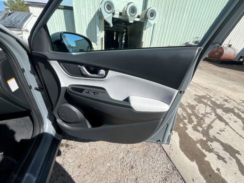 Used 2023 Hyundai Kona Limited image 20