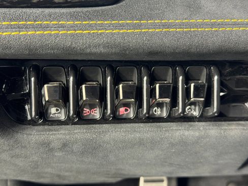 Used 2018 Lamborghini Huracan Performante image 19