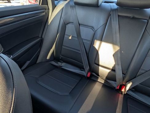 Used 2022 Volkswagen Passat 2.0T R-Line image 10